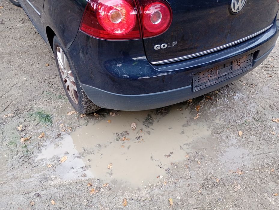 Zderzak tył VW golf 5