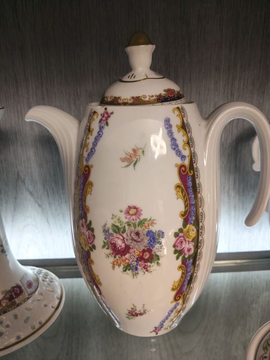 Peças decorativas em porcelana francesa Limoges – pintadas à mão
