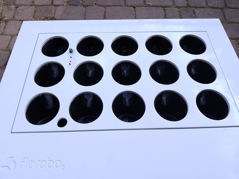 Witam sprzedam kwietnik florabo z możliwością automatycznego podlewani