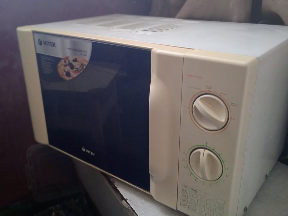 Мікрохвильова піч Vitek