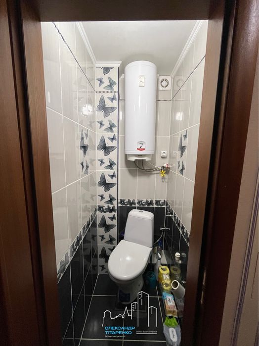 Продам однокімнатну квартиру,район цем. Посьолку!