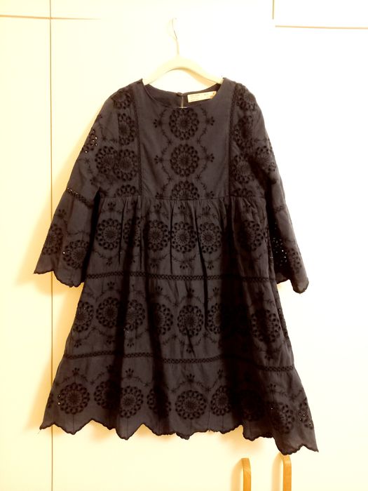 Piekna granatowa  haftowana sukienka Zara