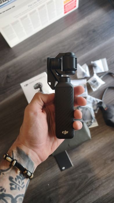 DJI Osmo Pocket 4 Creator Combo