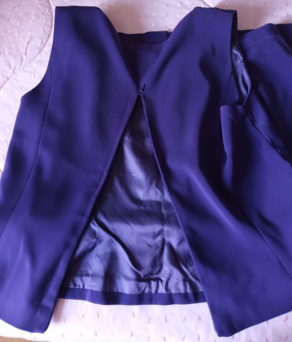 Conjunto de saia, colete e Blazer
