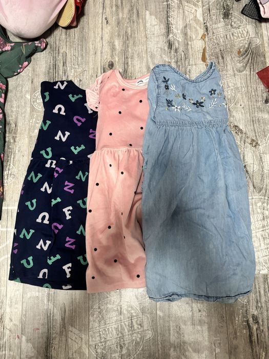 Sukienki dziewczęce 116