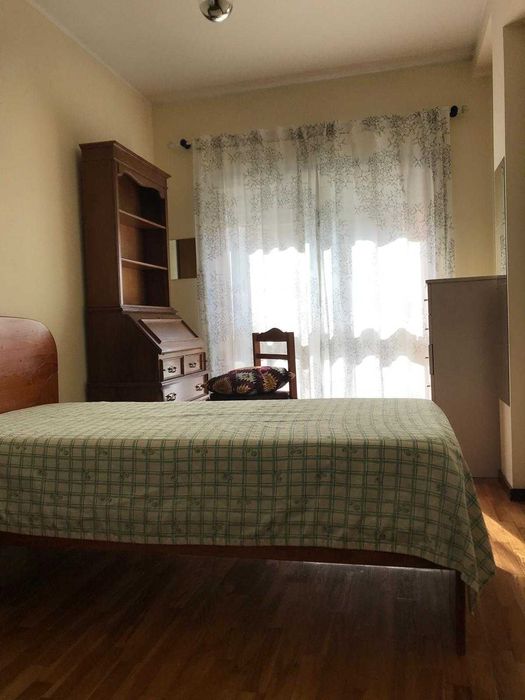 Quarto no centro de Custóias - Matosinhos