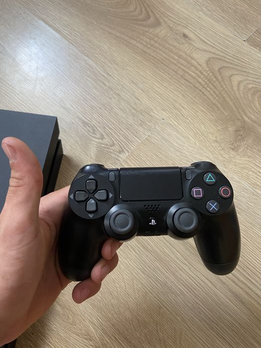 Ps 4 slim 2 геймпада