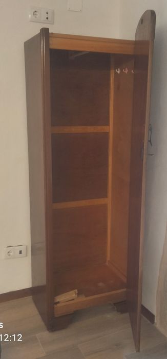 Móvel armário antigo