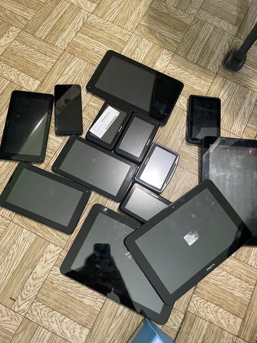 Планшети / навігатори