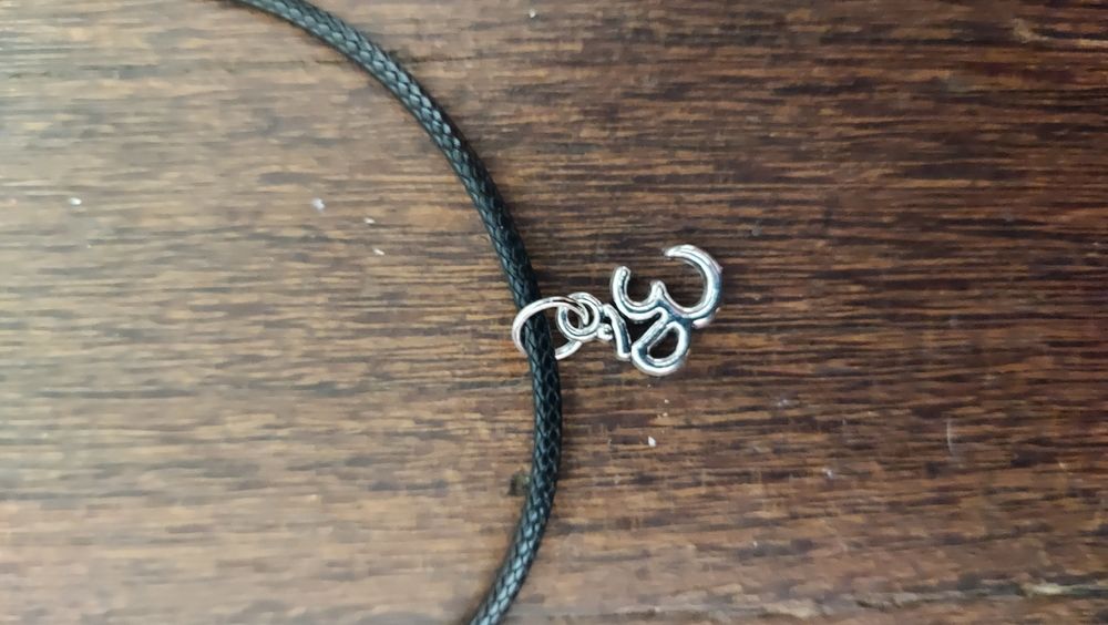 Colares Flor de Lotus, OM, Ioga