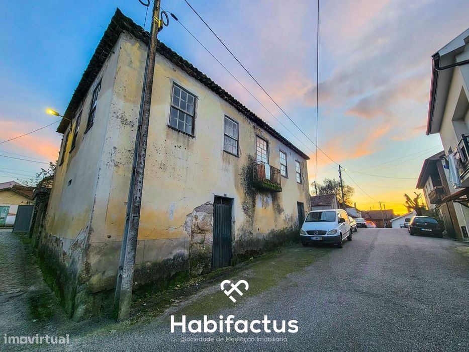 Moradia Isolada T6 para Reconstrução, com Jardim interior privado e Te