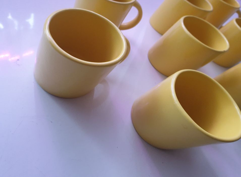 Designerski zestaw 8 kubków pochyłych