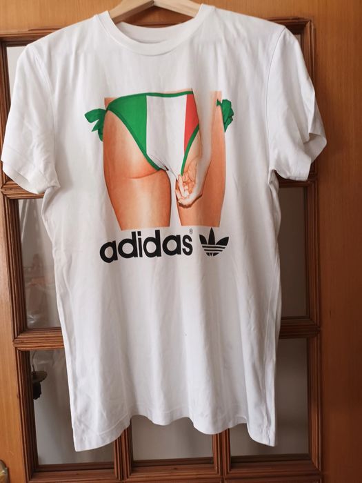 Rara t-shirt Adidas Originals série Adibottom