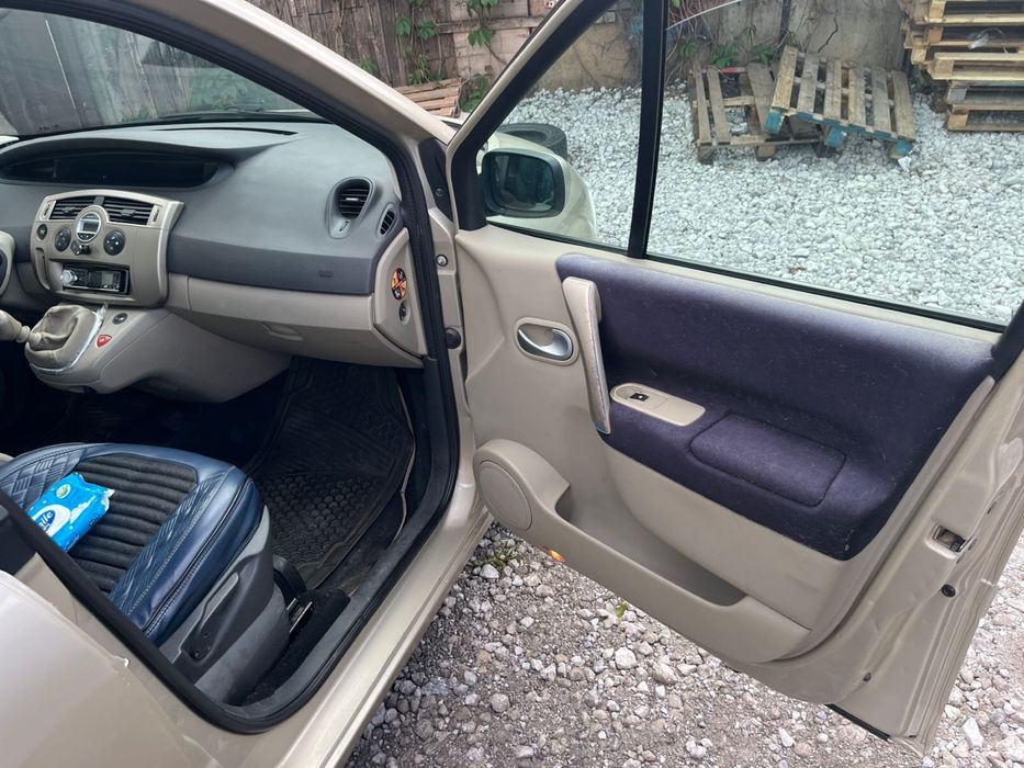Продам RENAULT  scenik