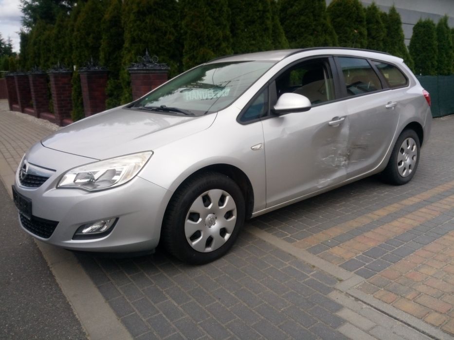 Opel Astra J 2011r 1.4b