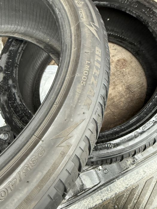 Колеса/резина/гума 235/40R19 Bridgestone