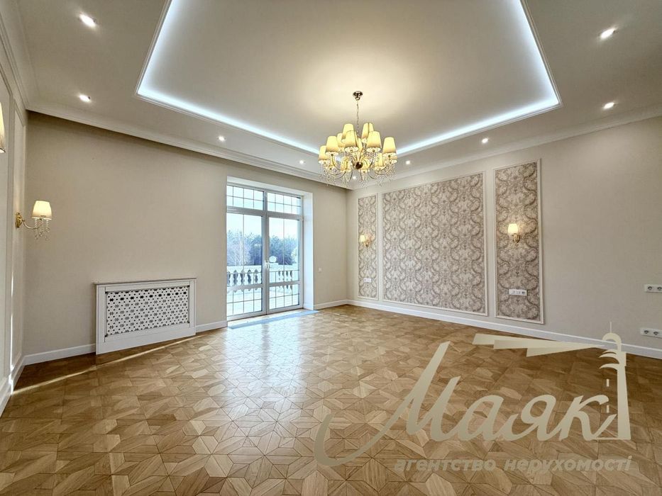 Продаж будинку площею 418,6 м² з виходом до води на ділянці 50 соток у КМ Dream Village, с. Лебедівка
