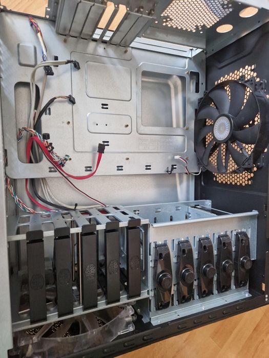 Корпус COOLERMASTER два кулера 20cm корзина 5дисків