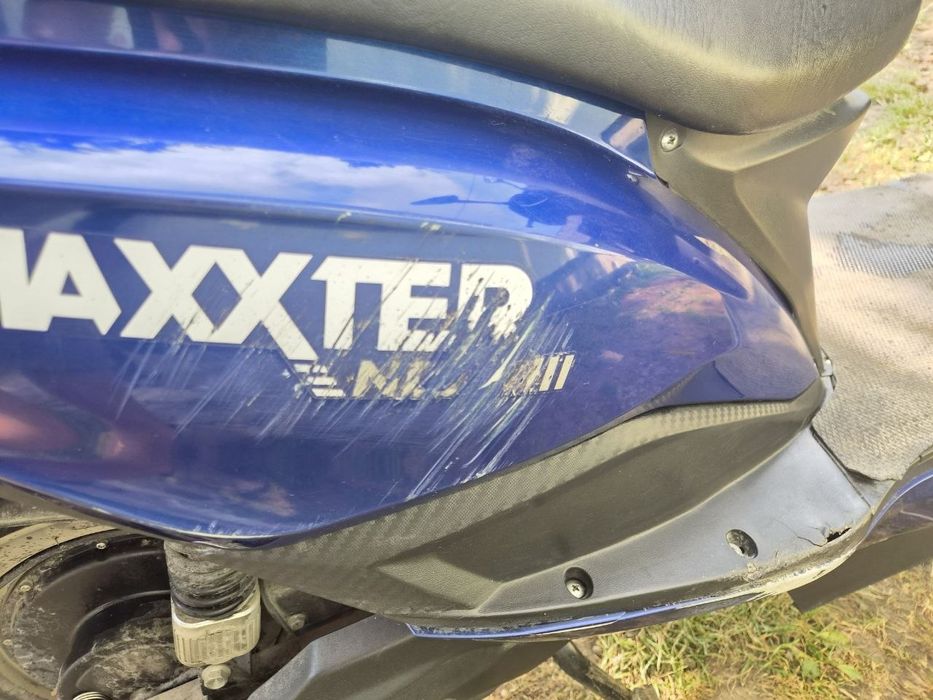 Продається електроскутер maxxter neos |||