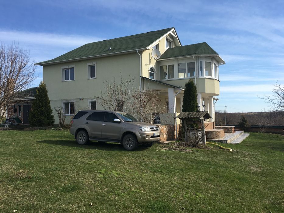 Будинок в тихому, безпечному місці.