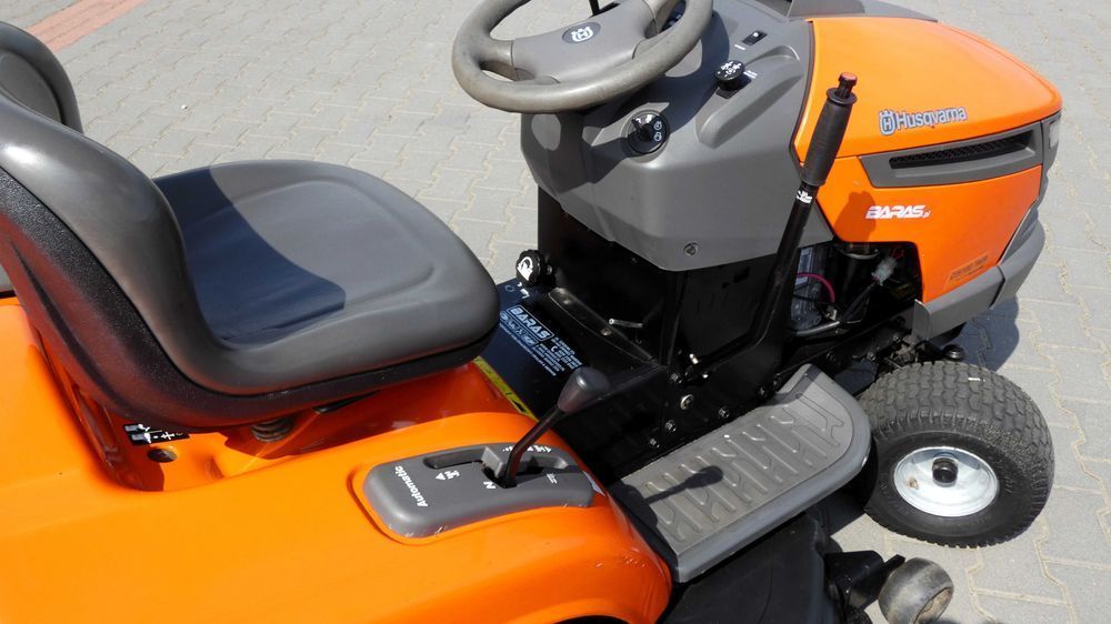 Traktorek kosiarka Husqvarna CTH180 Twin Kawasaki 2 Cylindry (220603.6) - Baras