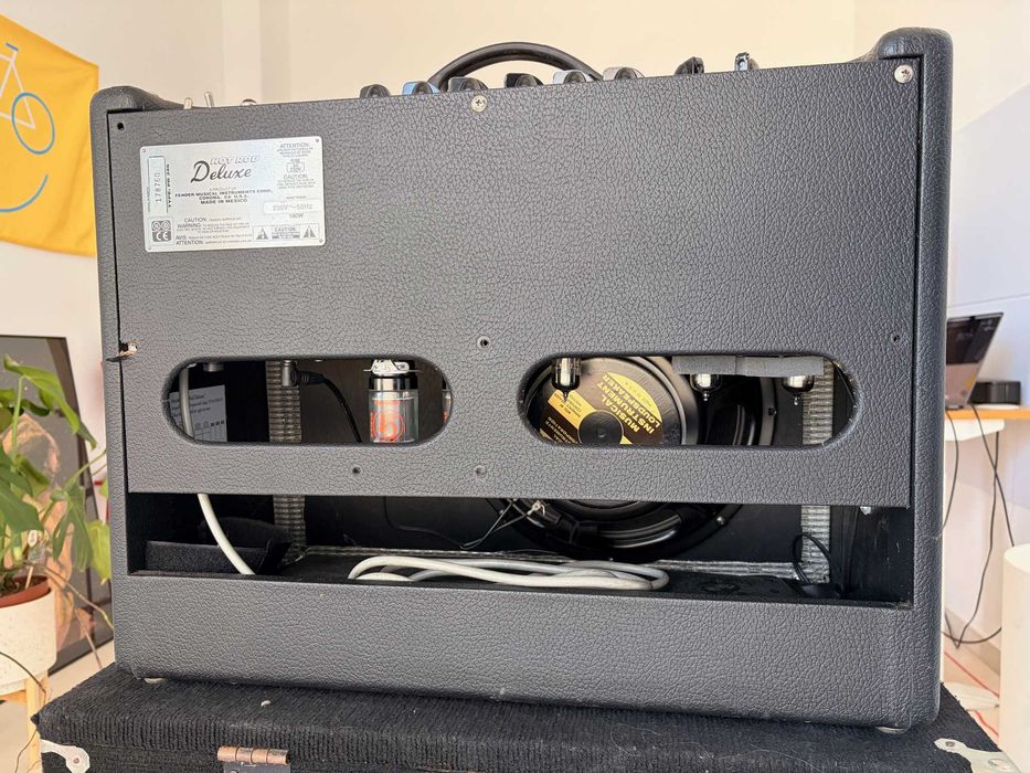 Fender Hot Rod Deluxe — combo 40W válvulas 1x12