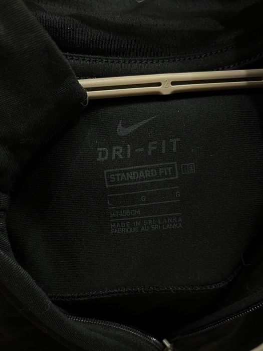 Продаю лонгслів Nike, жіночий