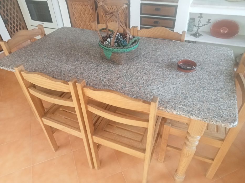 Mesa cozinha c/ 4 cadeiras tampo em pedra