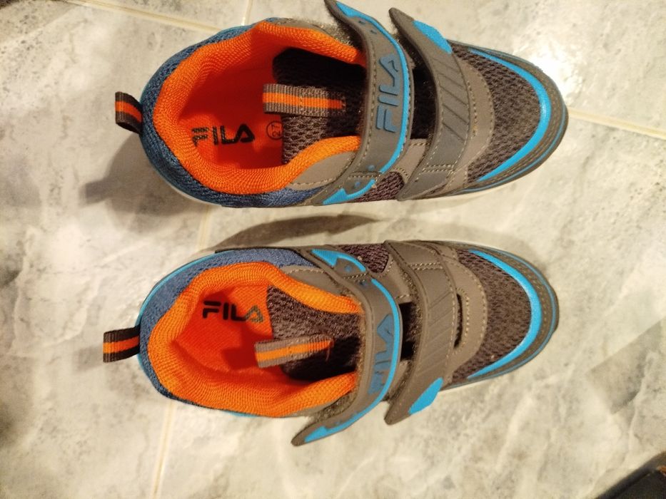 Tenis criança fila