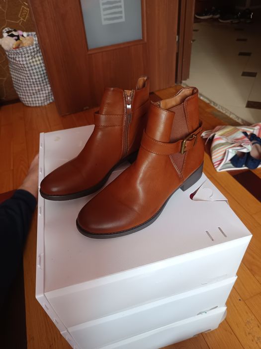 Buty damskie w bardzo dobrym stanie.
