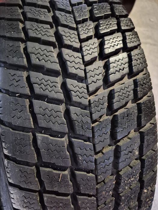 Opony zimowe nexen 225/ 65/ 17