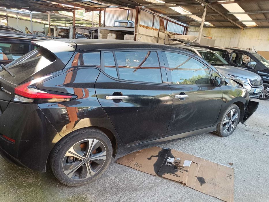 Automovel Nissan LEAF