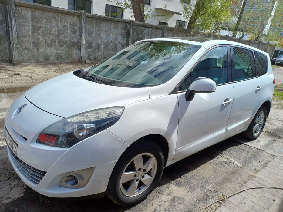 Renault Grand Scenic 2011