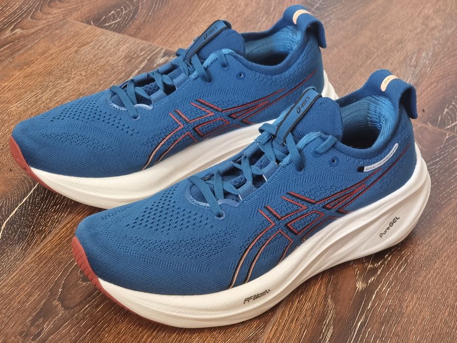 Оригінал 100% чоловічі кросівки asics nimbus 26  eur 42