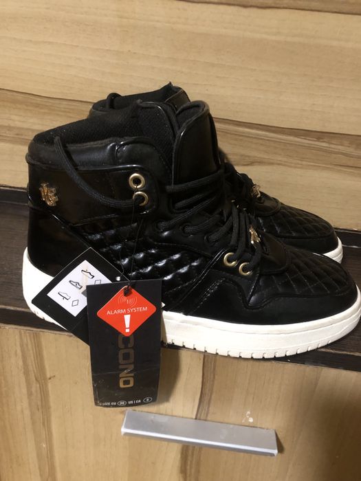 Взуття унісекс, чоловіче і жіноче