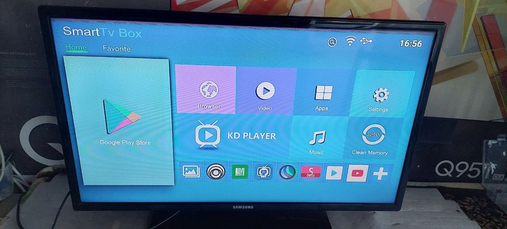 Телевізор Samsung UE32EH4030 з несправним дисплеєм.