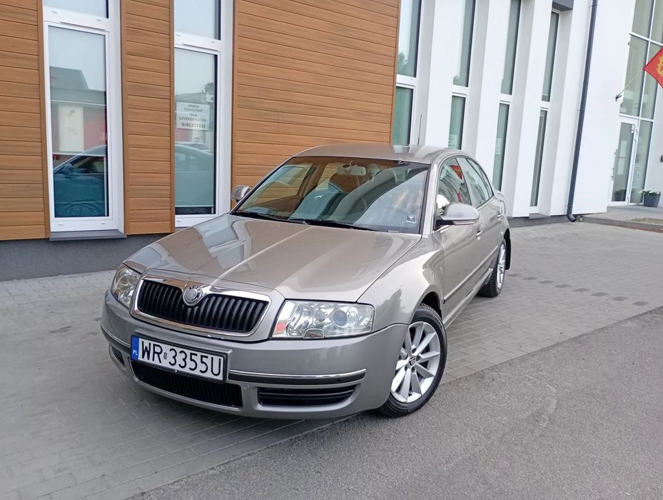Skoda Superb 2 0Tdi bogate wyposażenie oryginalny przebieg Super stan polecam