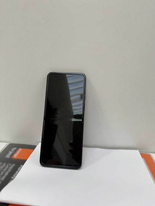 Motorola RAZR 50/ 8GB RAM/256GB 3 Miesiące Gwarancji