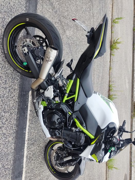 Kawasaki Z900 (aceito retomas valor inferior ou superior)