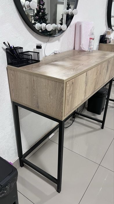 Робоче місце для майстра, туалетний столик