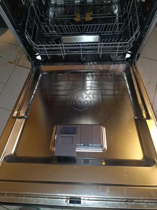 Vendo Máquina Loiça Whirlpool como Nova