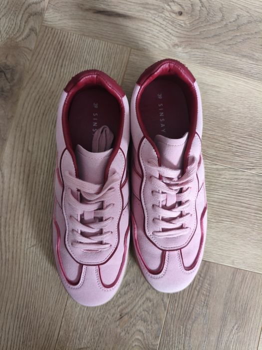 Buty sinsay, jasno różowe, wyglądają jak nowe