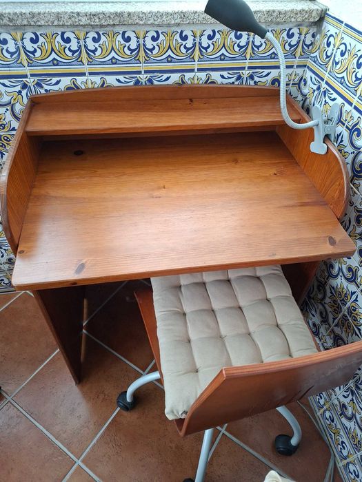 Secretária + cadeira