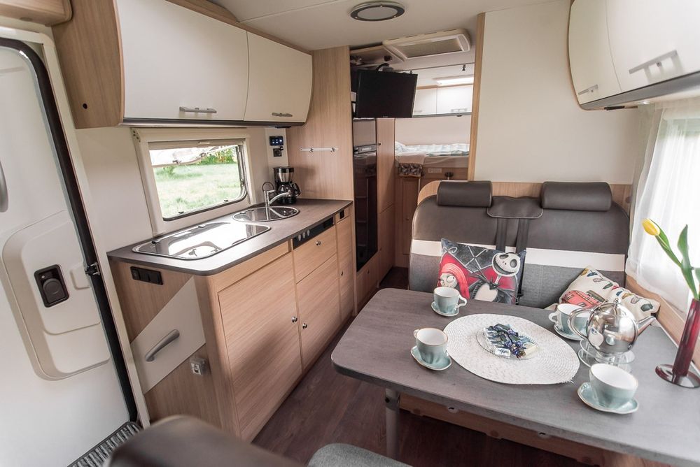 Wynajem Kampera Alkowa Sunlight A70 6-osobowy