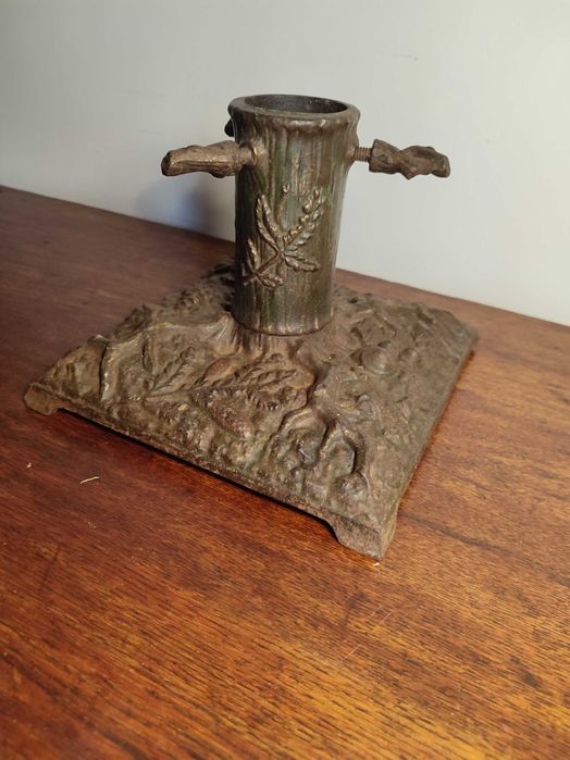 Żeliwny stojak pod choinkę z około 1900r.