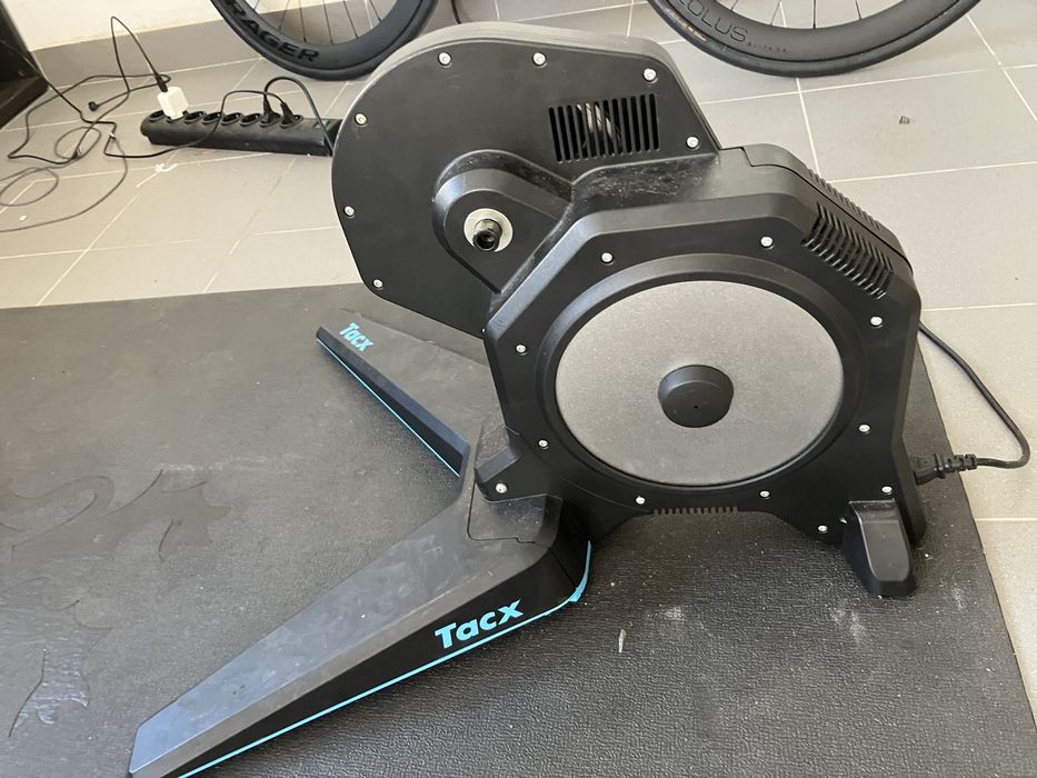Tacx Flux 2 rolo de treino