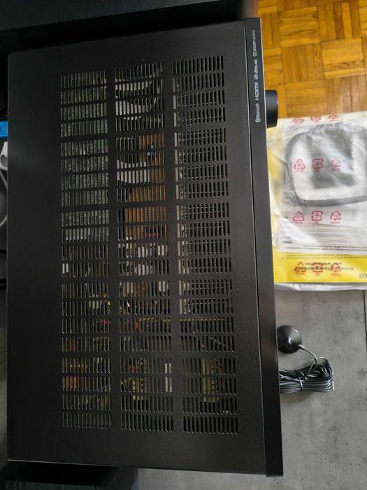 Amplituner YAMAHA RX-V383