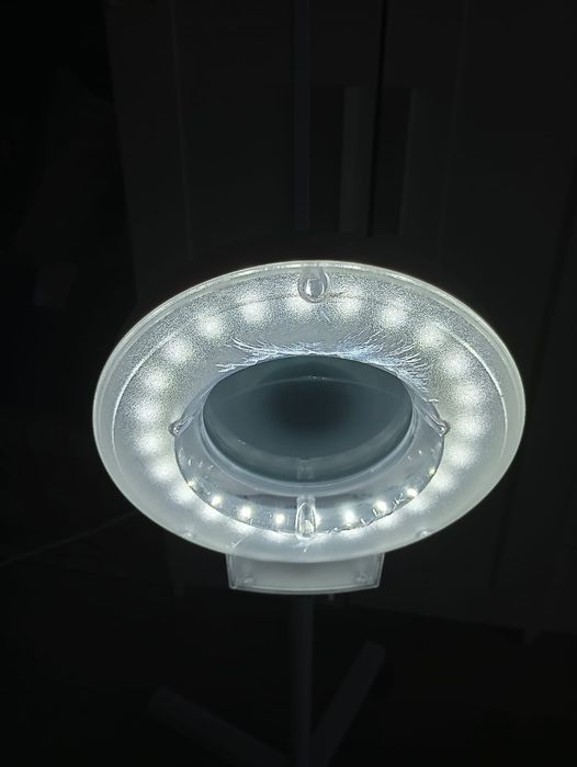 Luz /lupa para esteticista