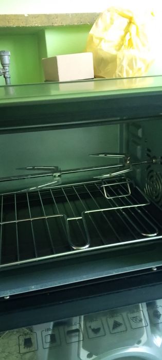 Piekarnik-grill elektryczny z rożnem obrotowym Esperanza