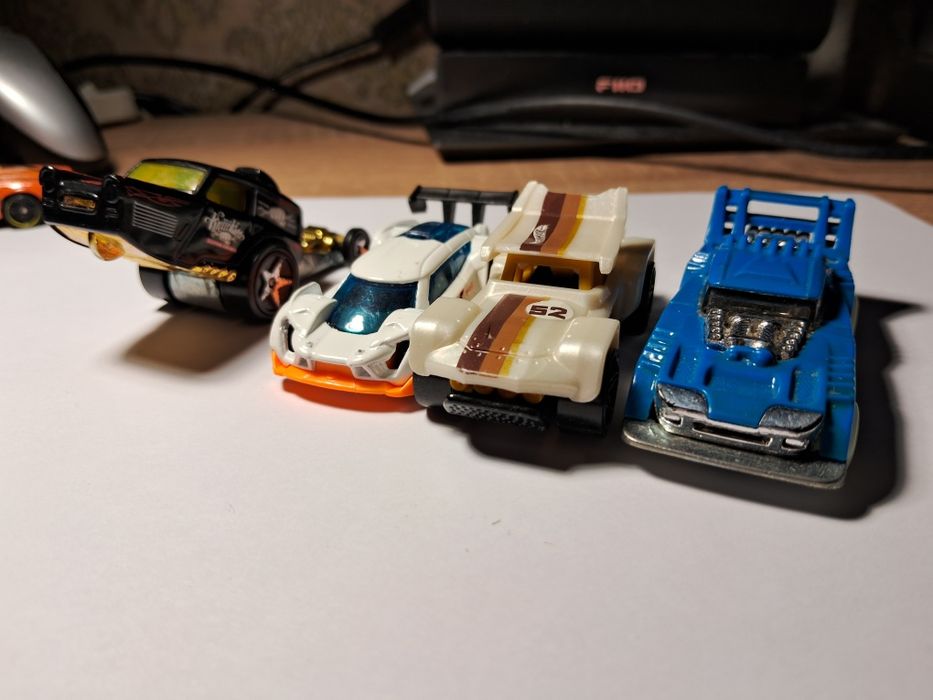 Машинки Hotwheels